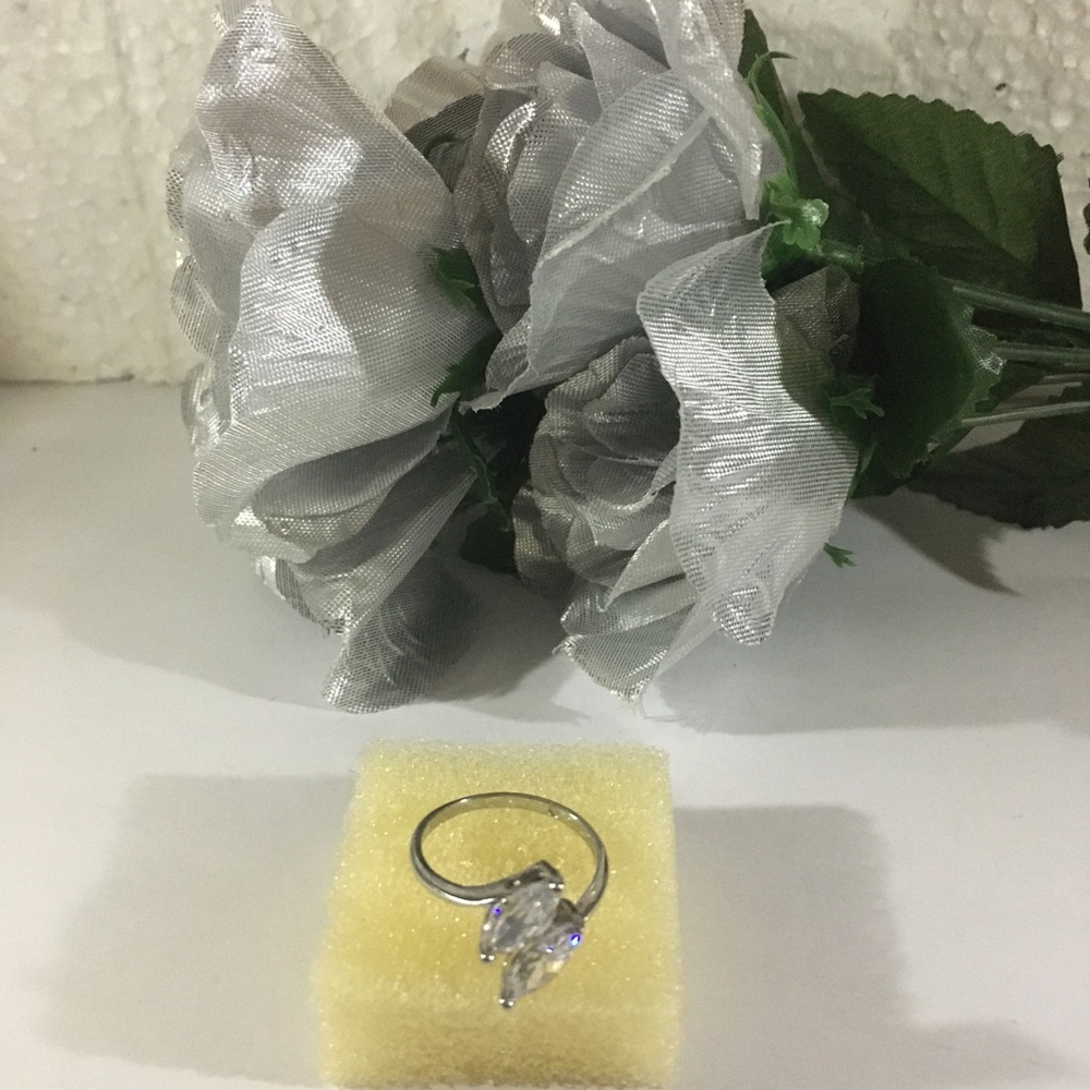 MARQUISE CUT RING SIZE 7 - Picture 4 of 5